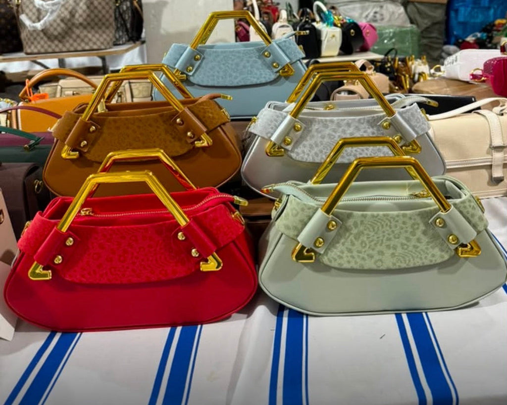 Assorted women handbags mix lot