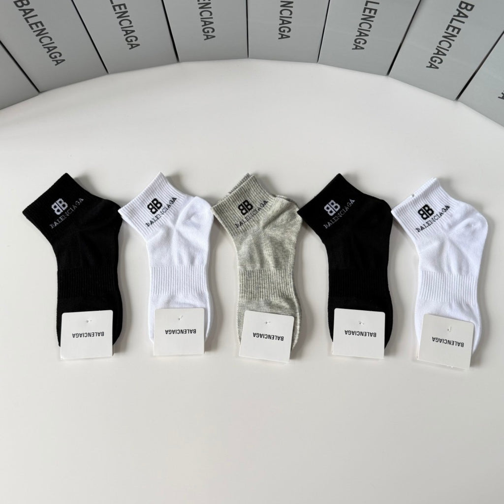 Mixed Kids' Socks Wholesale | Ages 2–12 | Boys & Girls | $2.50/Pair | MOQ 250 Pairs