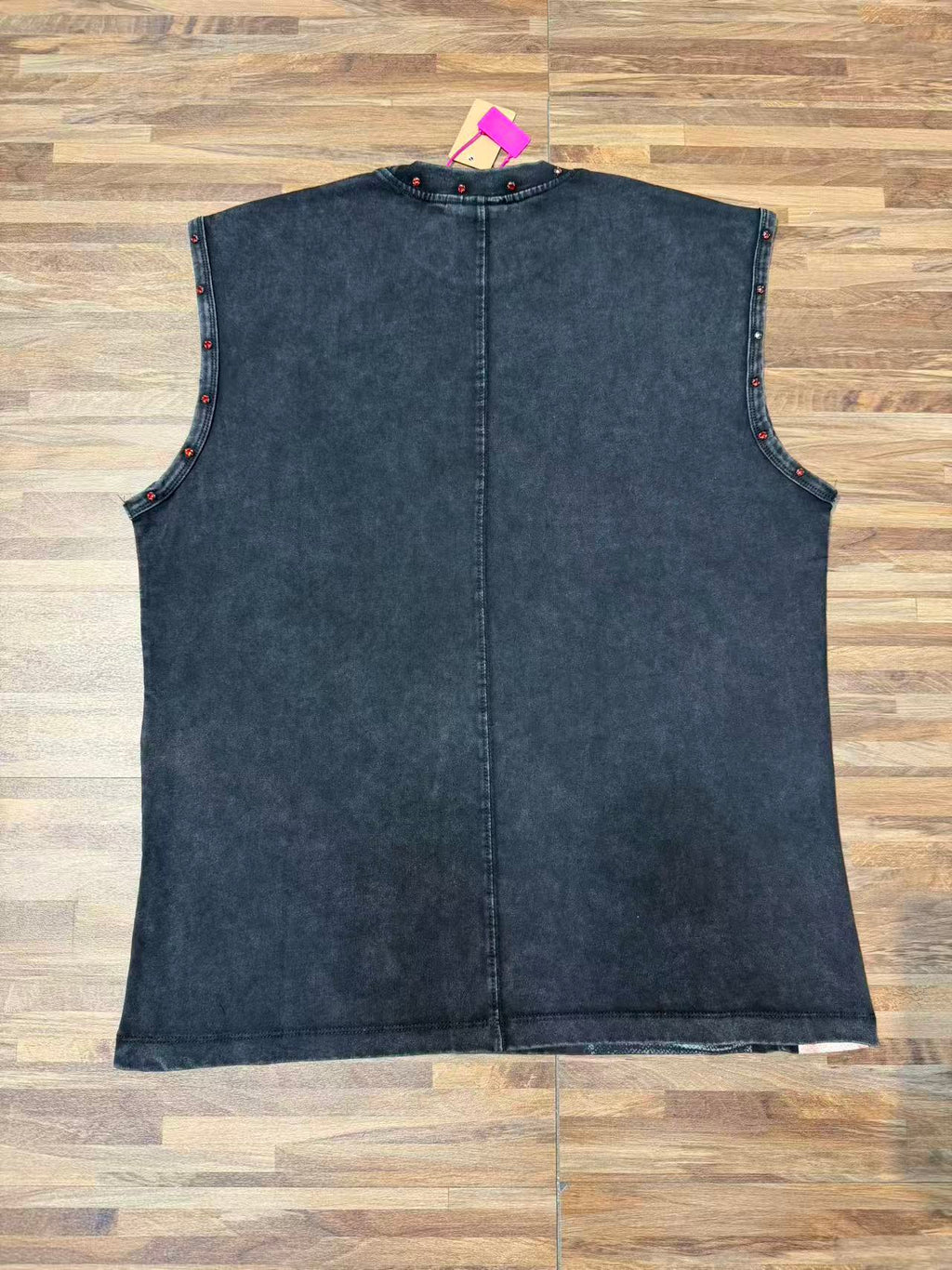 Urban Graphic Sleeveless Tee Wholesale Collection – Oversized Graphic Streetwear Tees | $4.95 Each | 50 PCS Per Style | 500 PCS Total MOQ