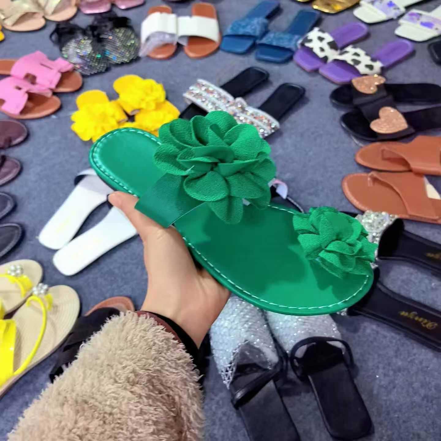 Women fashion flat slippers wholesale . MOQ 500
$2 pairs .,