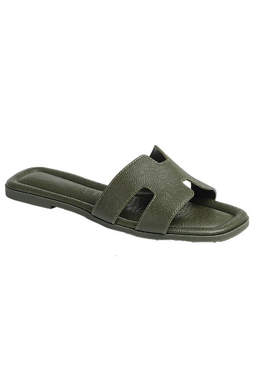 Luxury-Inspired Women’s Flat Slide Sandals – Multiple Colors | 12 Pairs Mixed Sizes Per Carton | MOQ 1 Carton