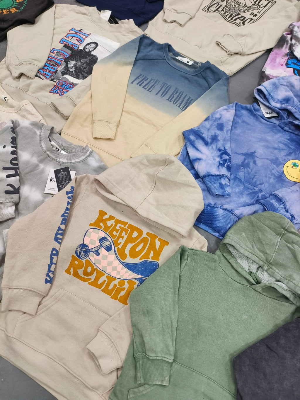 Cotton on sweaters for children, mix many designs, 100pcs per pack.