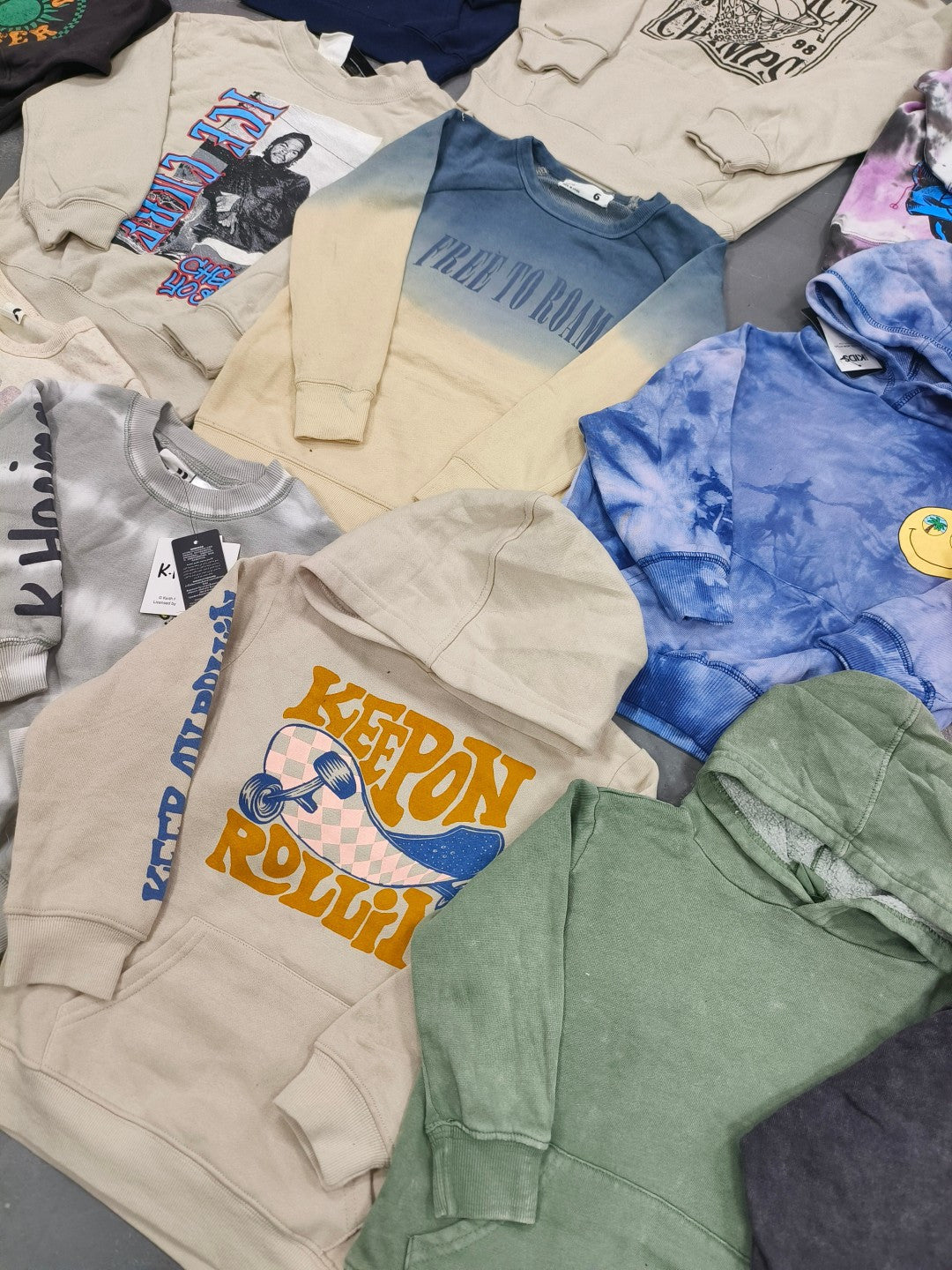 Cotton on sweaters for children, mix many designs, 100pcs per pack.