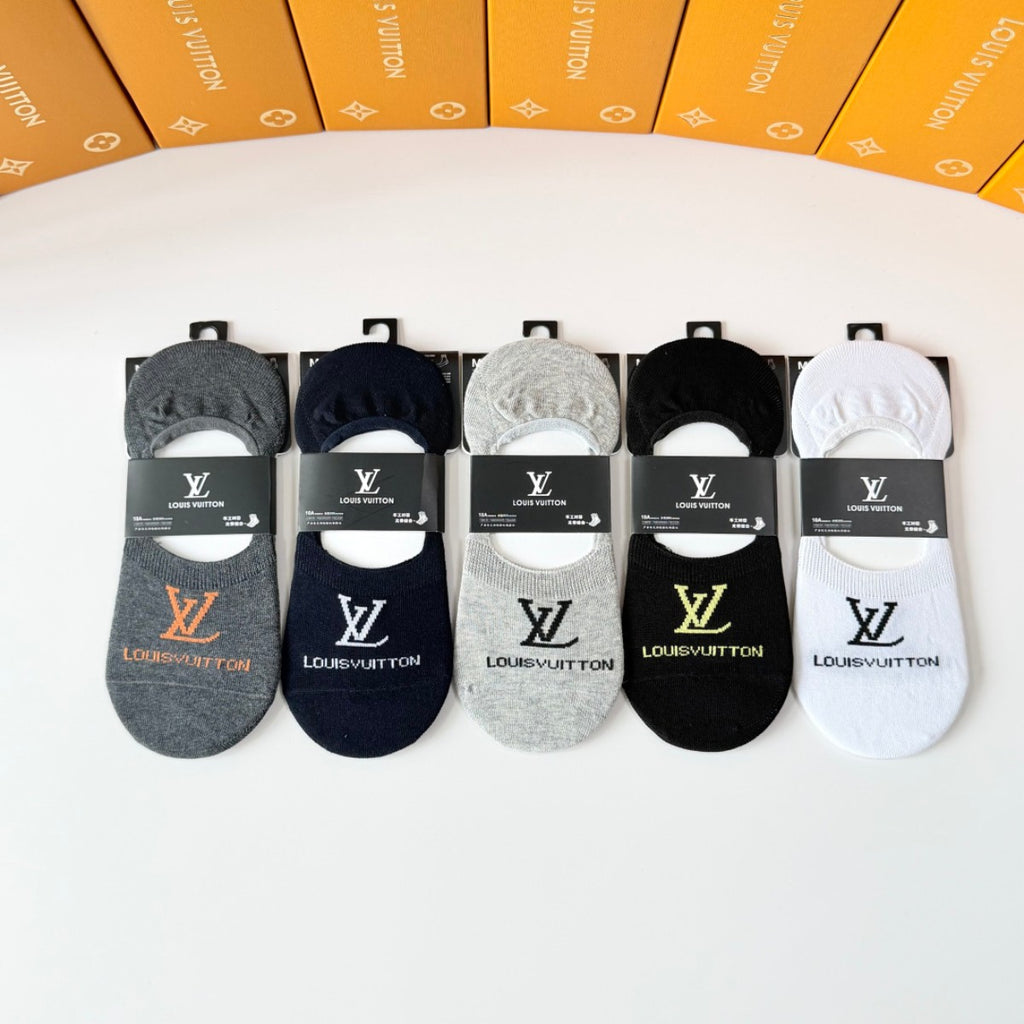 Men's Adult Socks Wholesale | $2.30/Pair | MOQ 250 Pairs
