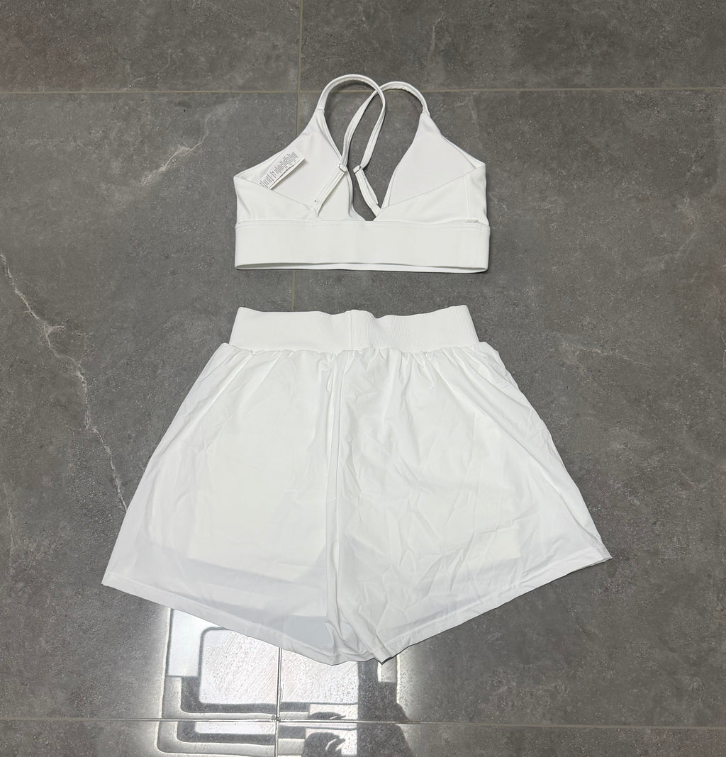 Alo Yoga Women’s White 2-Piece Activewear Set – Sports Bra & Shorts