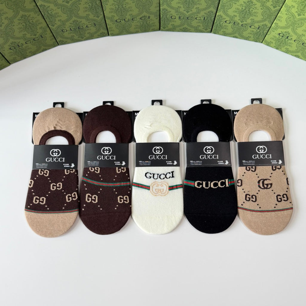 Men's Adult Socks Wholesale | $2.30/Pair | MOQ 250 Pairs