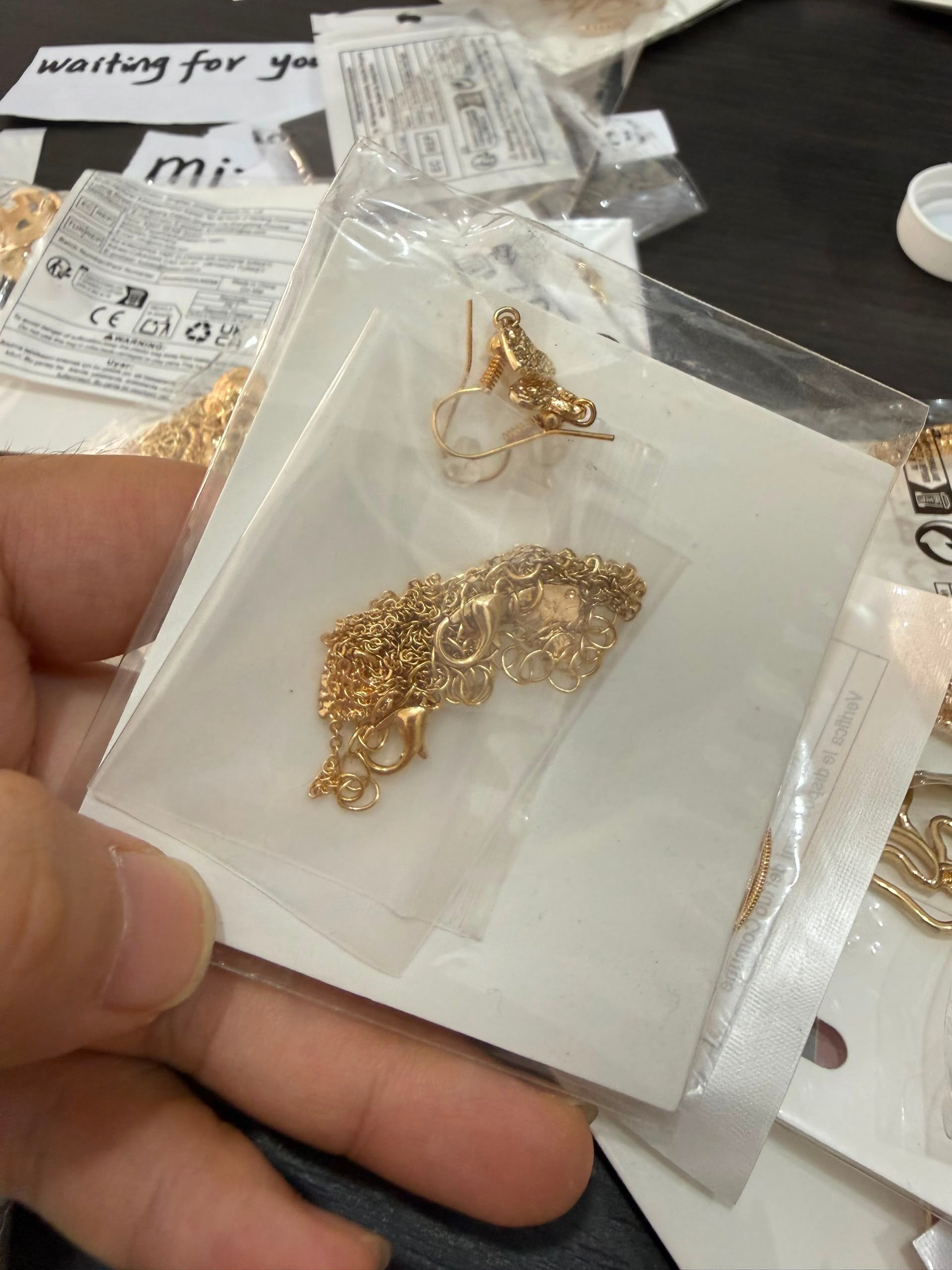 Mixed Jewelry Box — 600–700 Pcs | Earrings, Necklaces, Bracelets & More | 10kg Bulk Wholesale