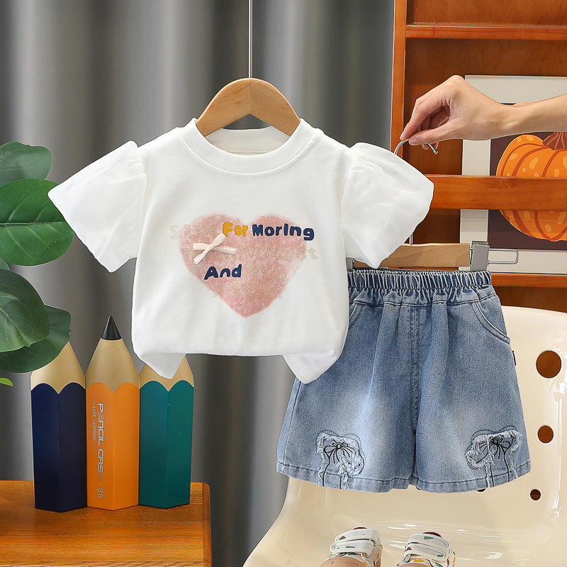 Love short sleeved two-piece baby outfit