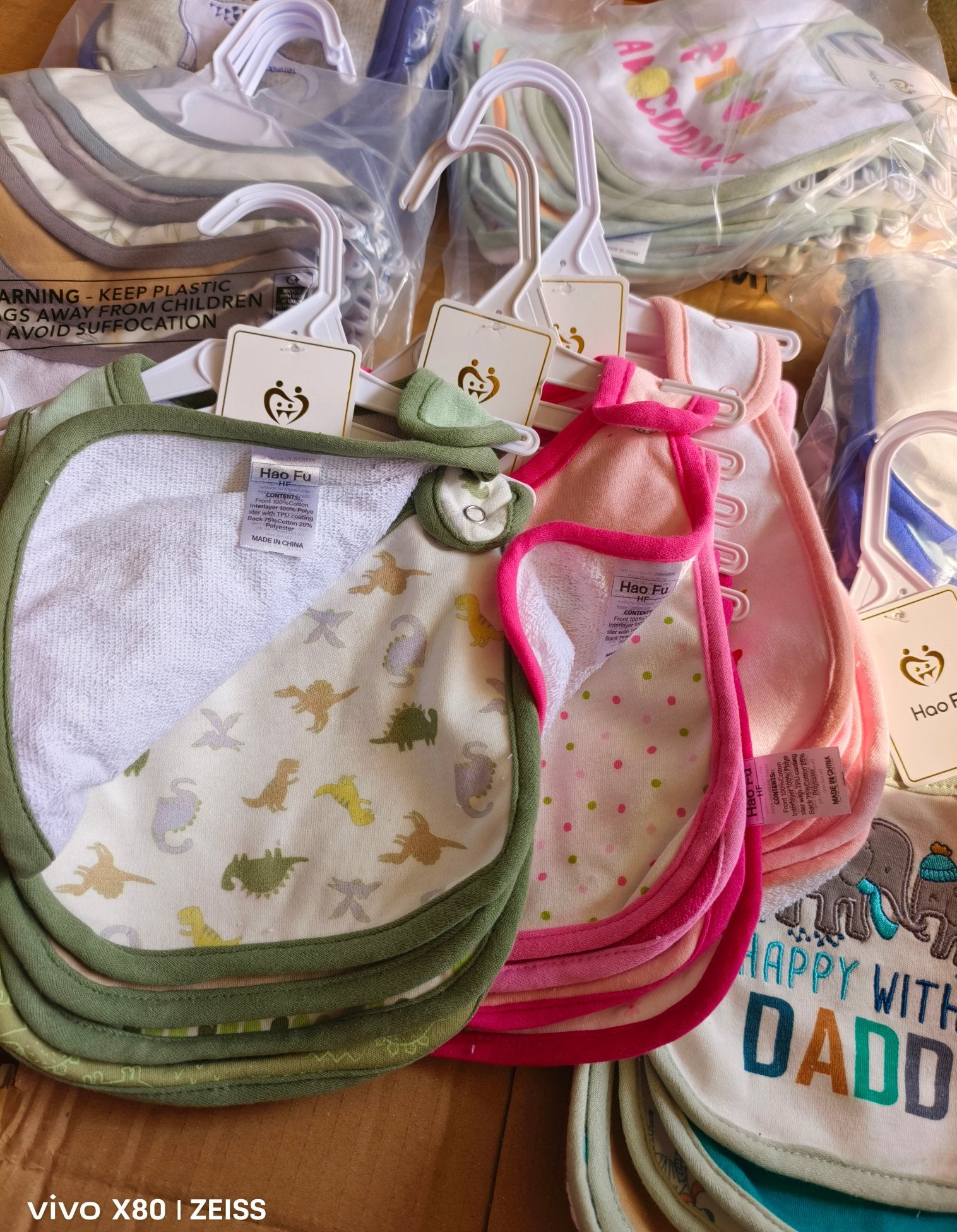 5 drool bibs per bundle (moq 100 set mix design)