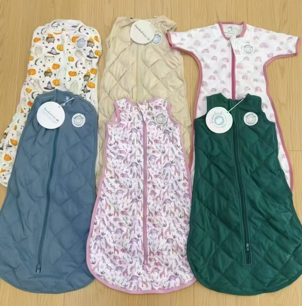 Dreamland baby sleep sack with granular filling. Made of organic cotton.
