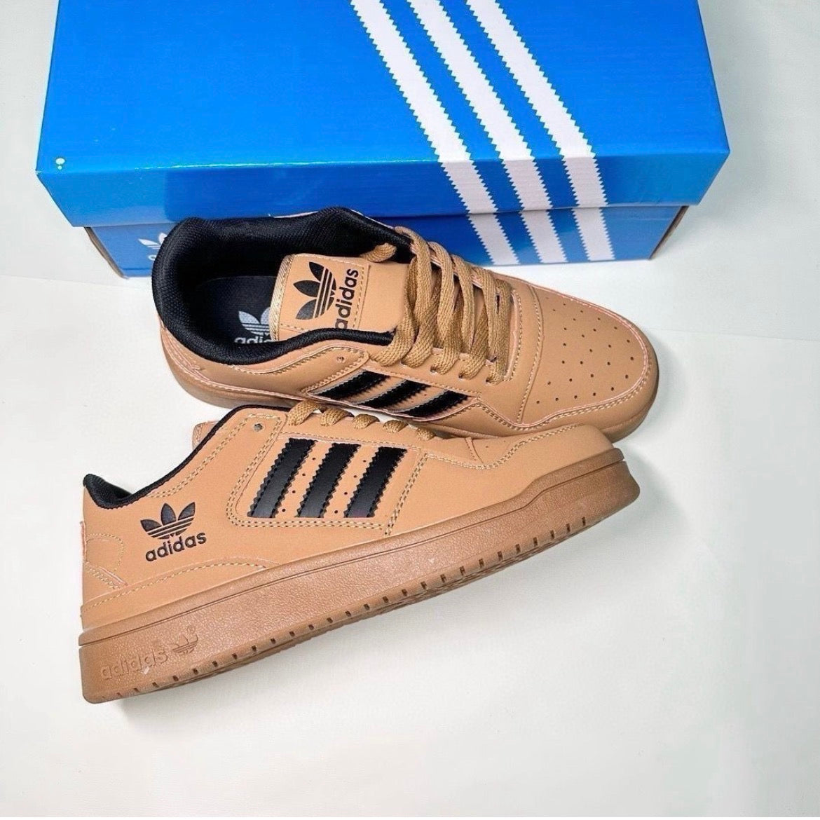 Adult Sneakers High Quality | $15.00/pc | MOQ 100pcs