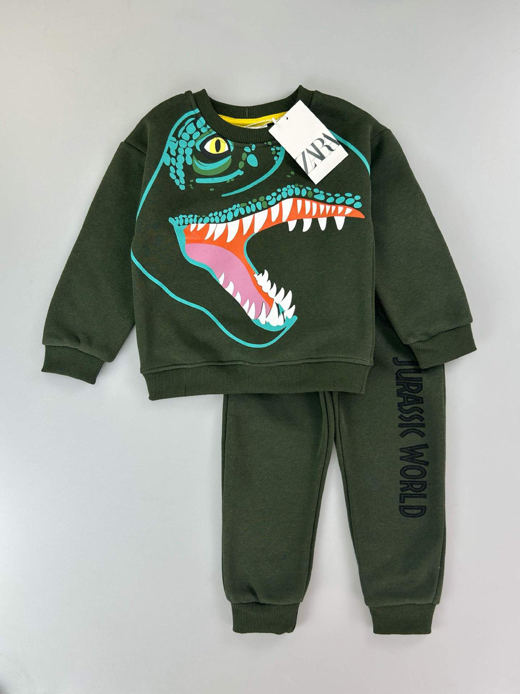 Mix-GC-110 | Kids' Minnie Mouse 2-Piece Tracksuit Set – Boys & Girls | Mixed Designs | Sizes 2-12 Years Old | $7.00/set | $84.00/dz | MOQ 500 | Total $3,500.00