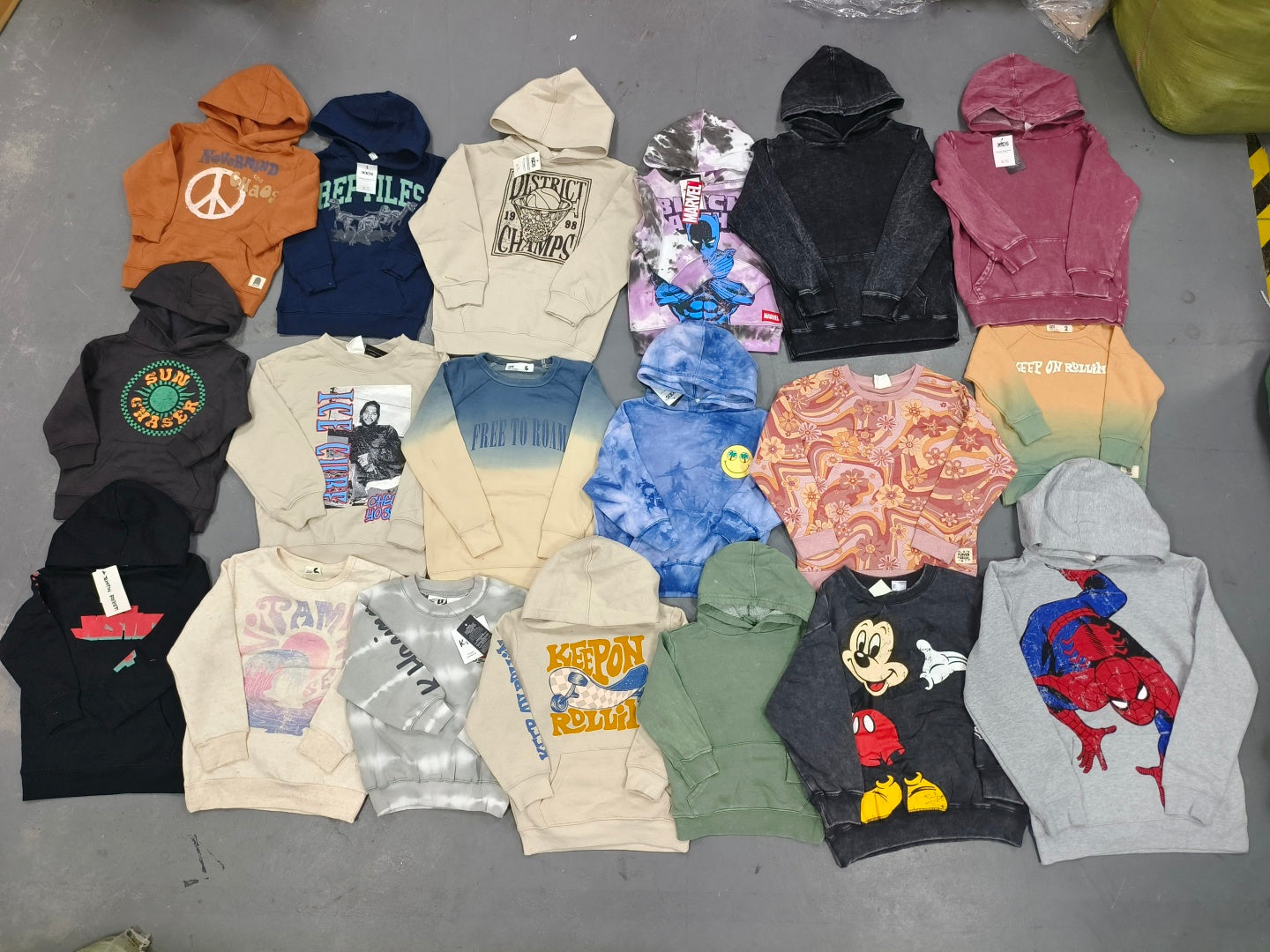 Cotton on sweaters for children, mix many designs, 100pcs per pack.