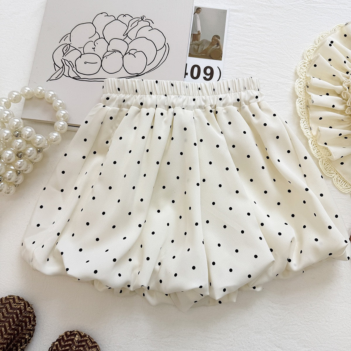 Girls' Summer Outfit SetPolka Dot Sleeveless Top with Bloomer Shorts, Two-Piece Fashionable Children's Clothing