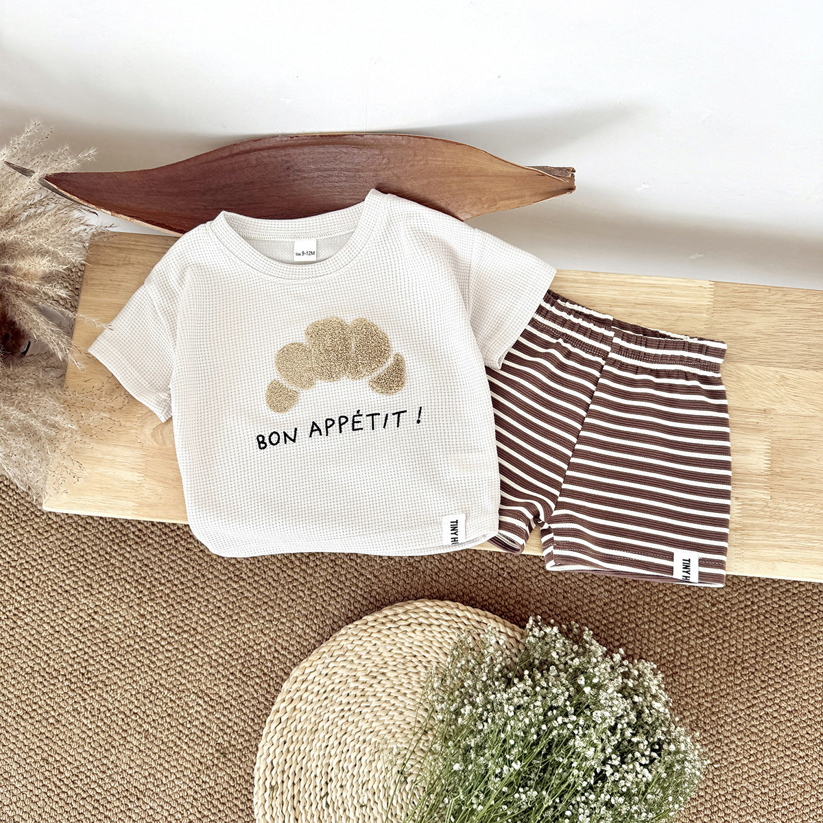 Cute Baby Outfit Set with Horn-shaped Patchwork
