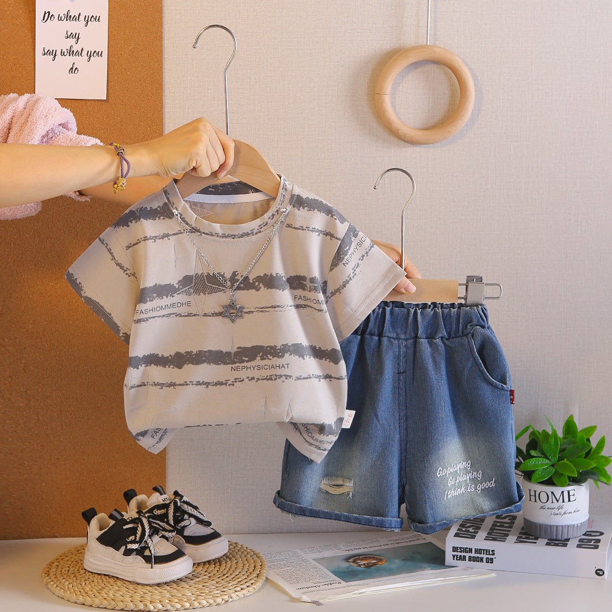 Striped short sleeved baby two-piece set