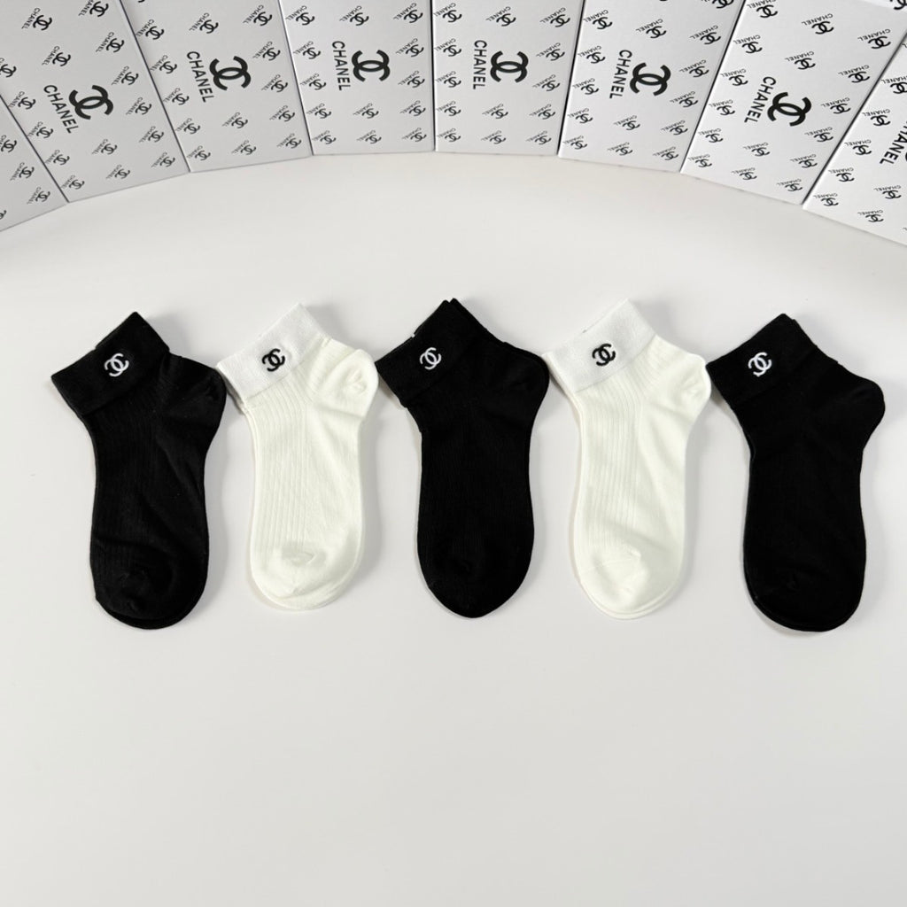 Mixed Kids' Socks Wholesale | Ages 2–12 | Boys & Girls | $2.50/Pair | MOQ 250 Pairs