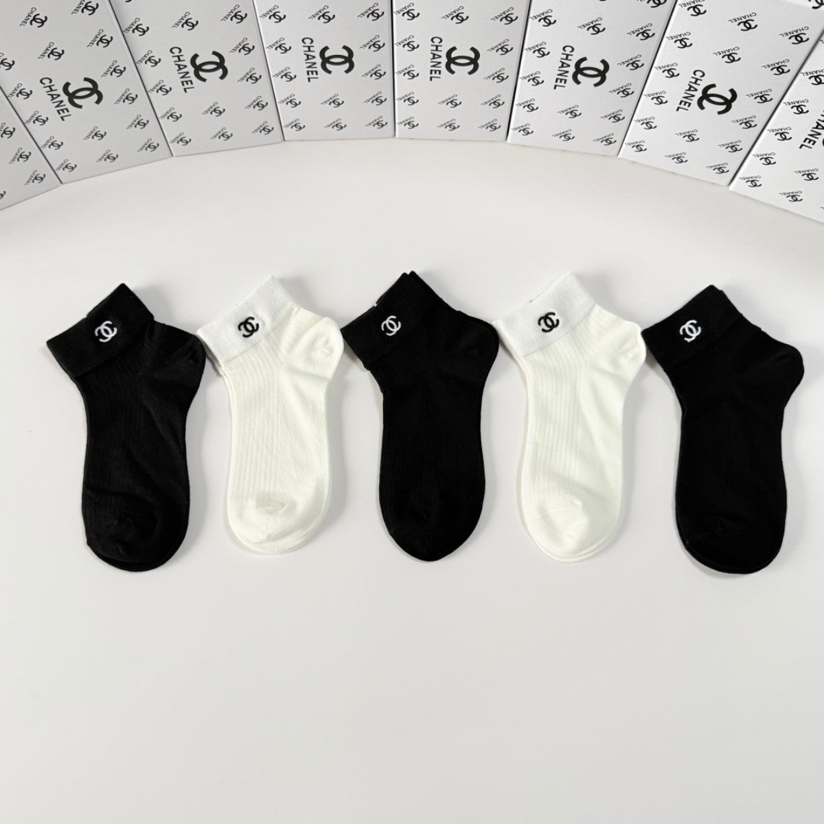 Mixed Kids' Socks Wholesale | Ages 2–12 | Boys & Girls | $2.50/Pair | MOQ 250 Pairs