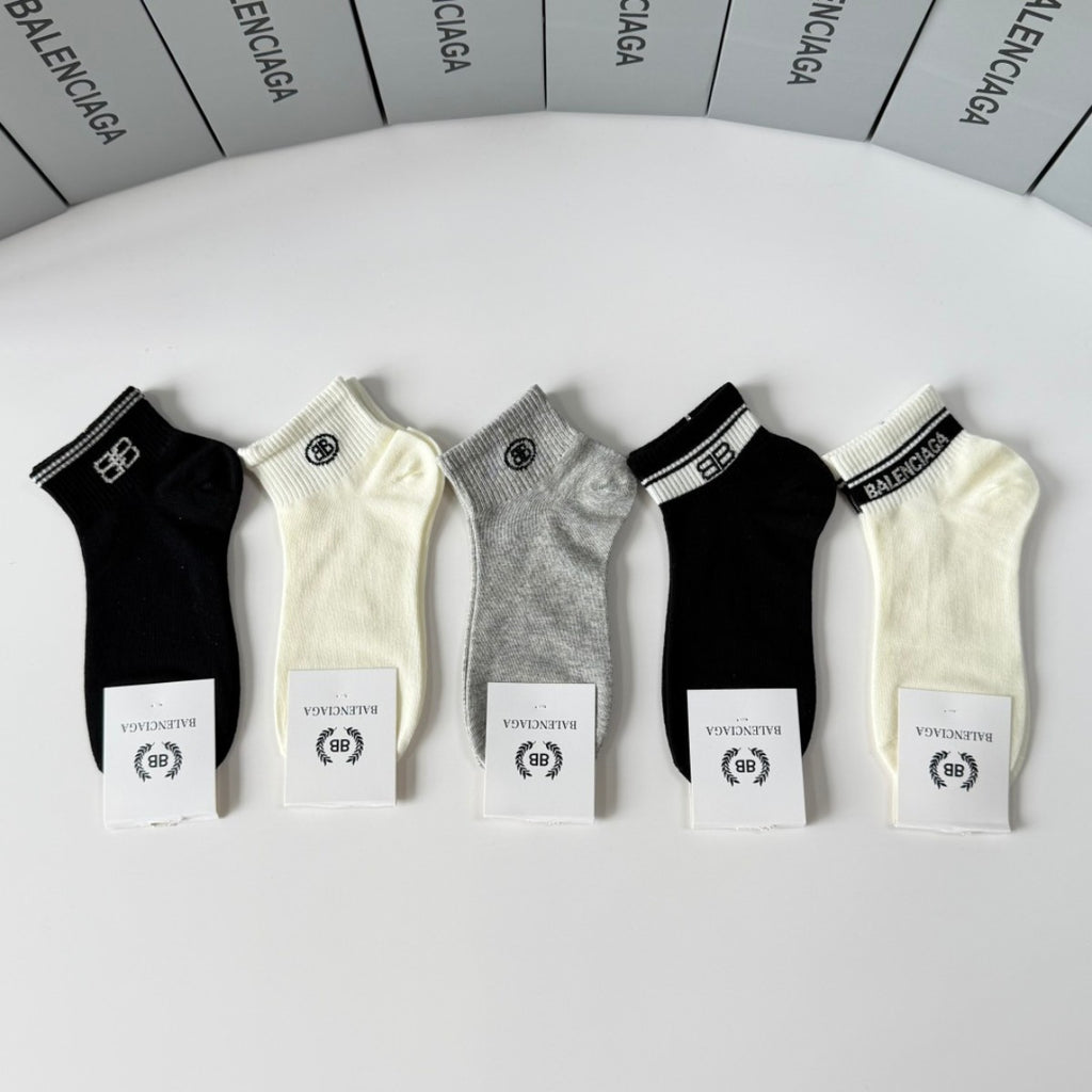 Mixed Kids' Socks Wholesale | Ages 2–12 | Boys & Girls | $2.50/Pair | MOQ 250 Pairs