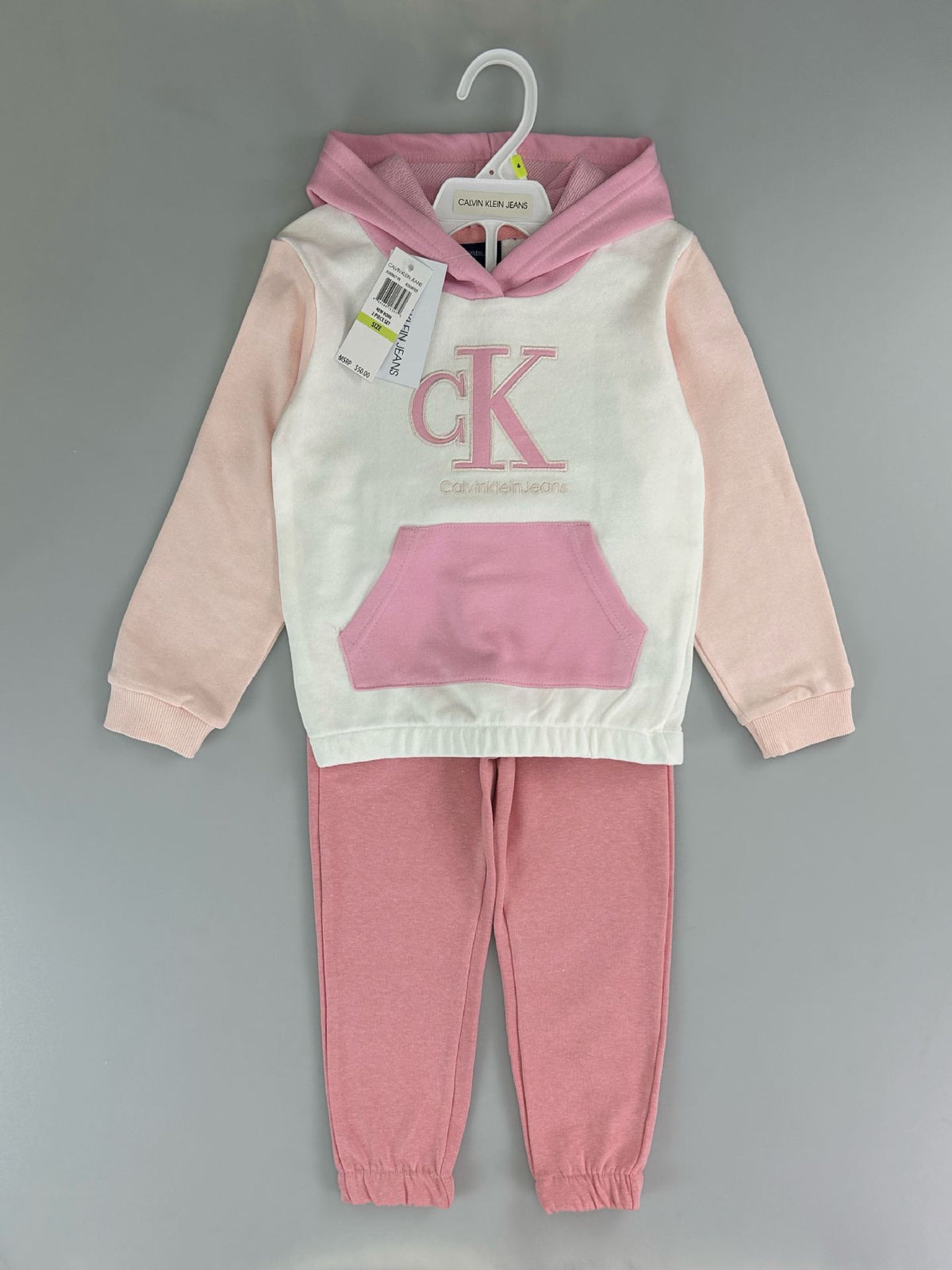 Mix-GC-110 | Kids' Minnie Mouse 2-Piece Tracksuit Set – Boys & Girls | Mixed Designs | Sizes 2-12 Years Old | $7.00/set | $84.00/dz | MOQ 500 | Total $3,500.00