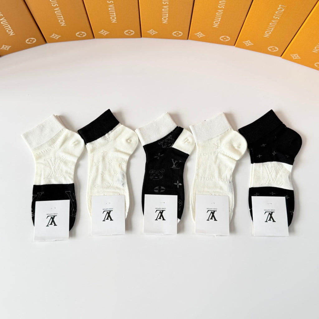 Mixed Kids' Socks Wholesale | Ages 2–12 | Boys & Girls | $2.50/Pair | MOQ 250 Pairs