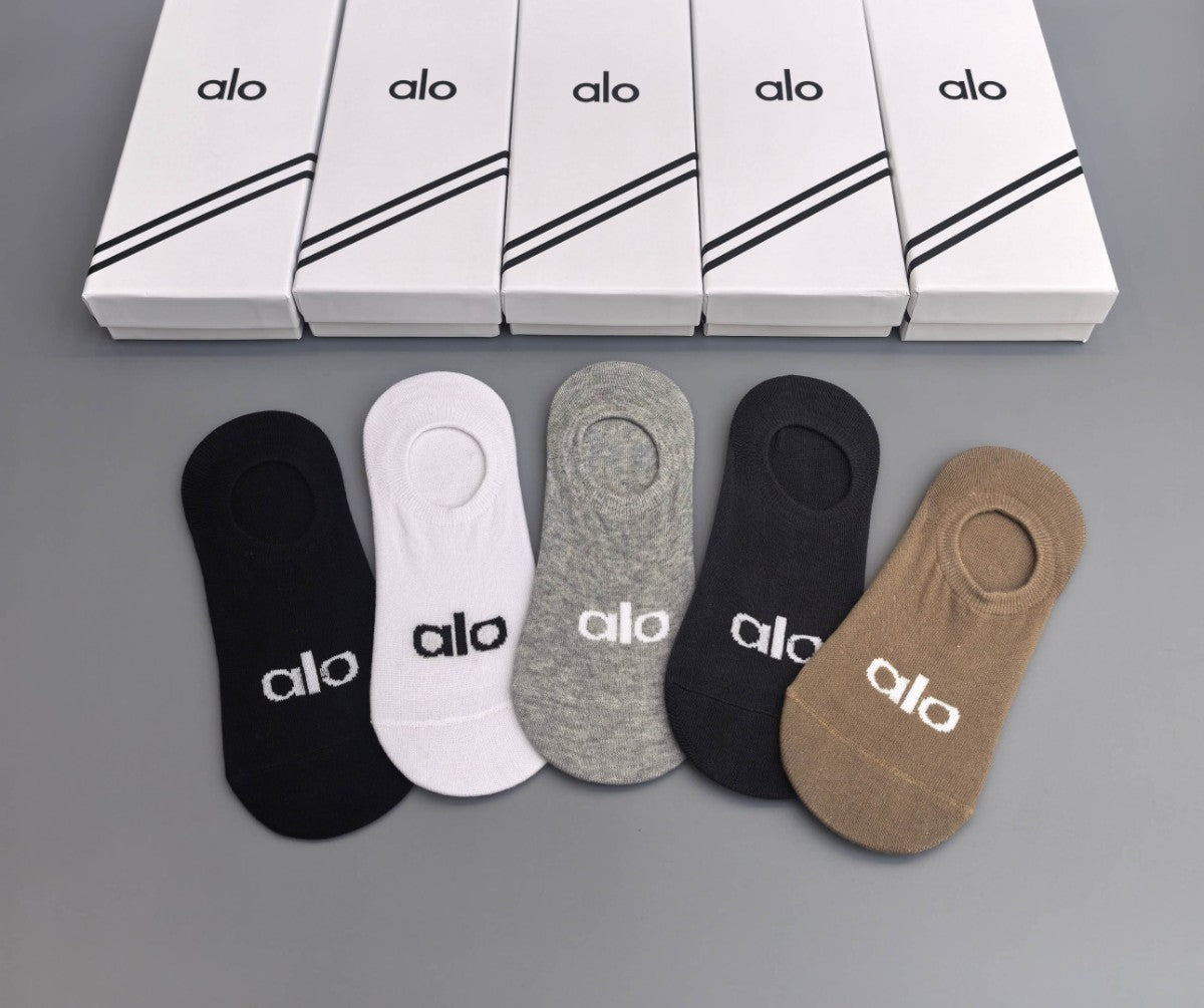 Men's Adult Socks Wholesale | $2.30/Pair | MOQ 250 Pairs