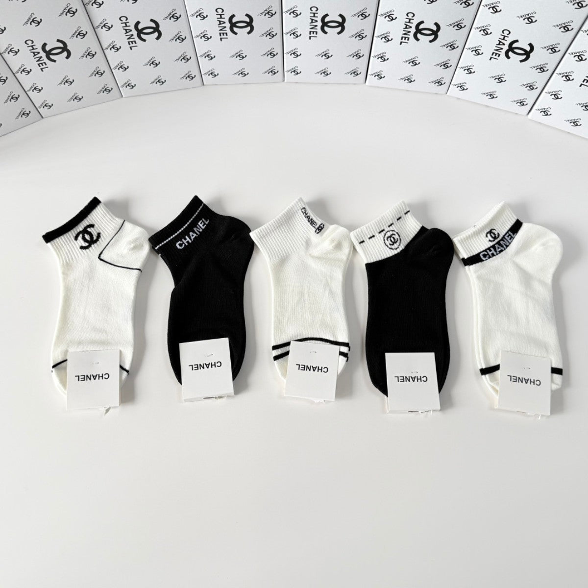 Mixed Kids' Socks Wholesale | Ages 2–12 | Boys & Girls | $2.50/Pair | MOQ 250 Pairs