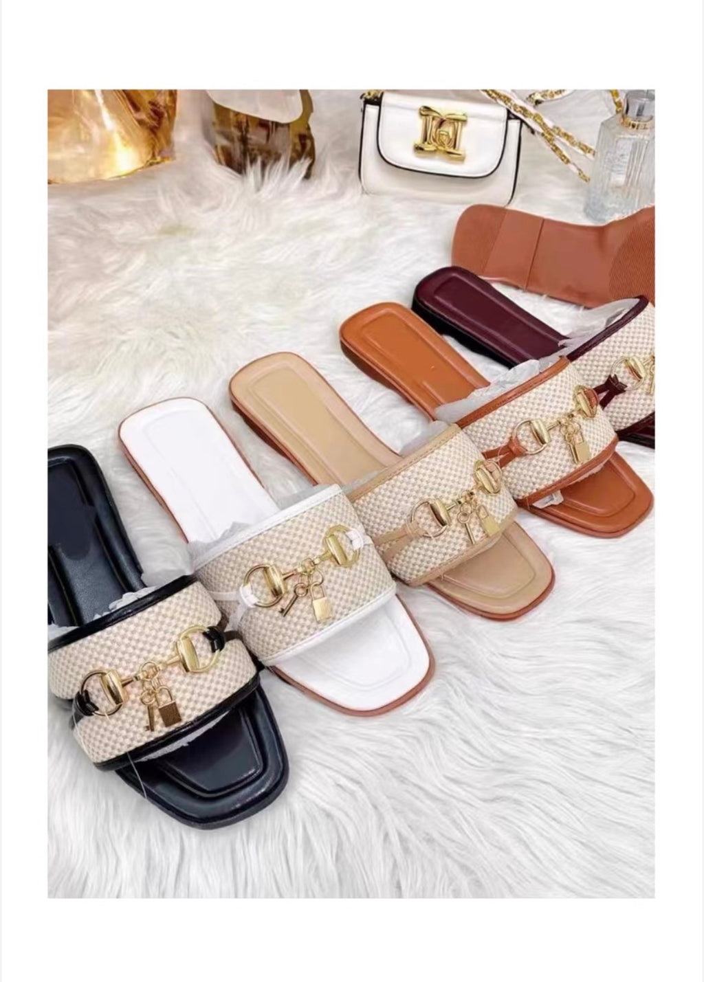 Women's Mix Flat Sandals | Assorted Styles Wholesale (25/model | $6/unit | Total MOQ 250)