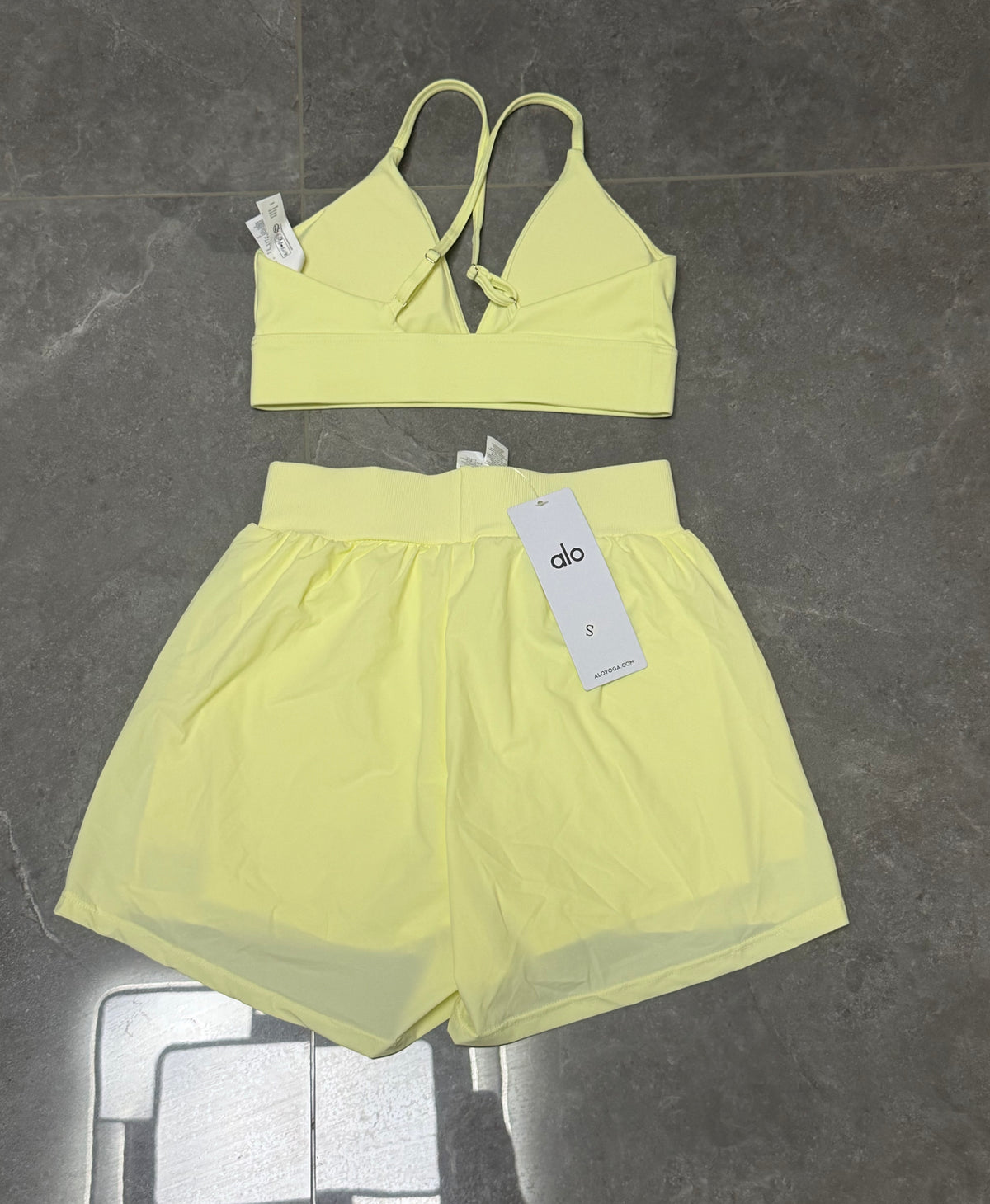 Alo Yoga Women’s White 2-Piece Activewear Set – Sports Bra & Shorts