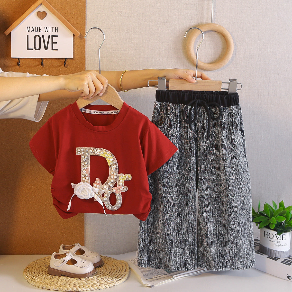Letter short sleeved two-piece baby clothes