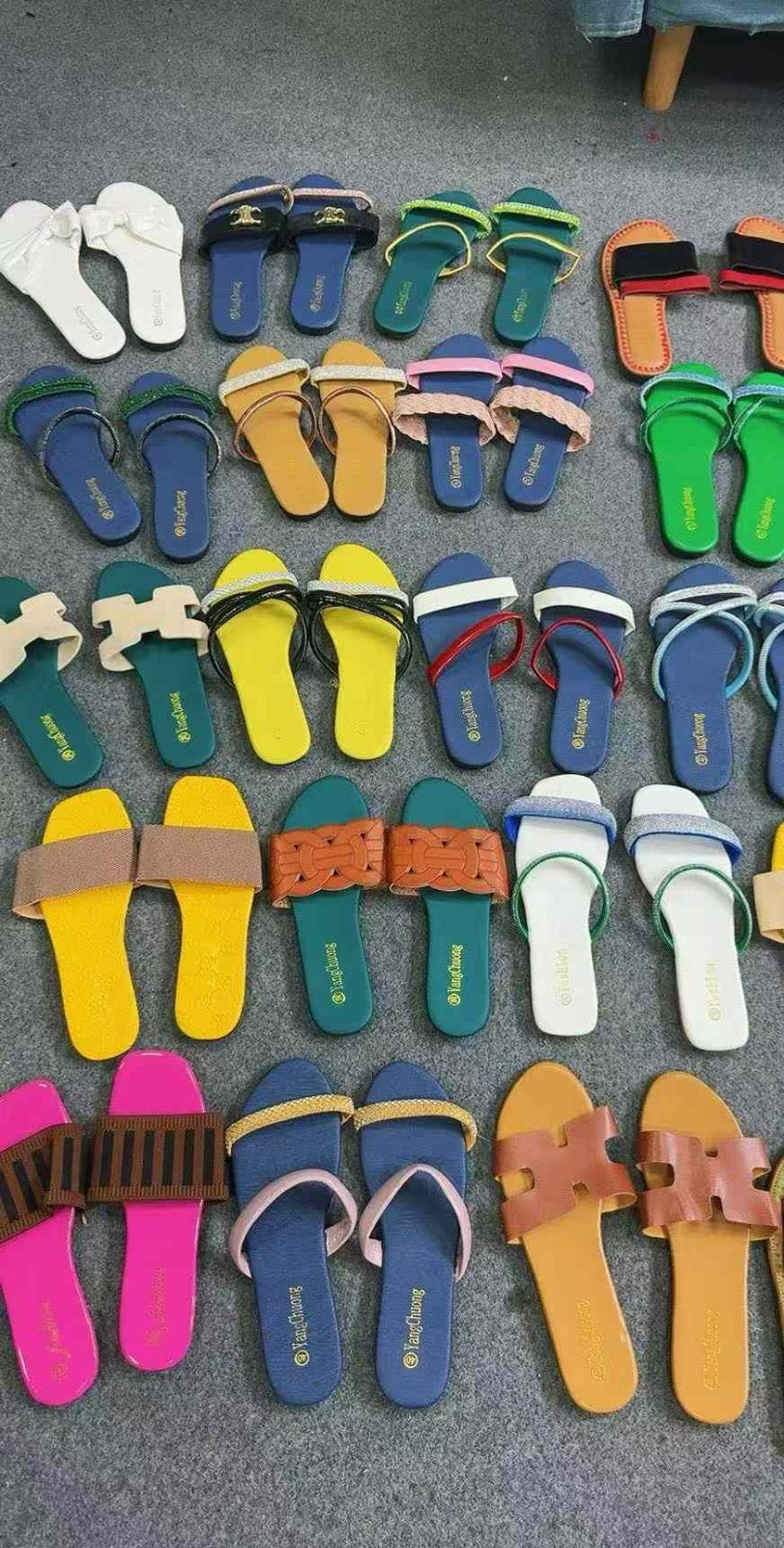 Mixed Women's Sandals & Flip Flops | Assorted Styles & Colors | MOQ 500 Pairs