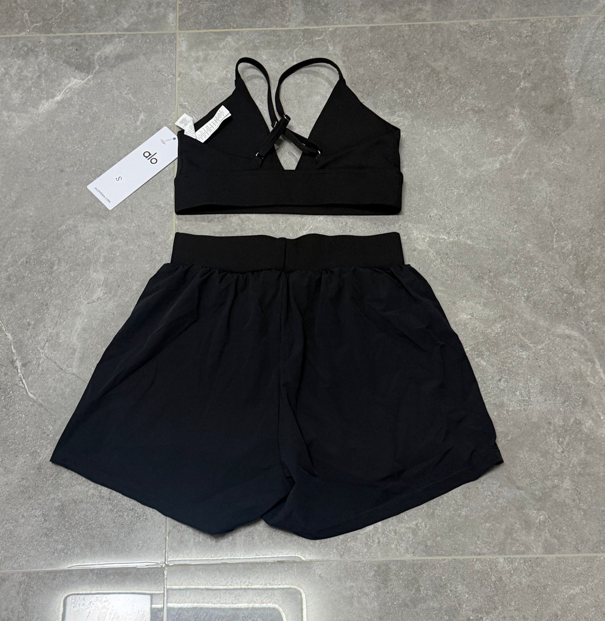 Alo Yoga Women’s White 2-Piece Activewear Set – Sports Bra & Shorts