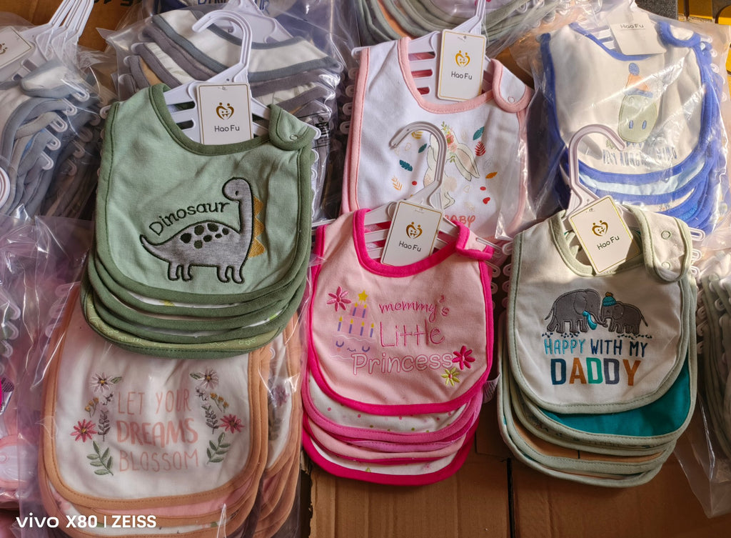 5 drool bibs per bundle (moq 100 set mix design)