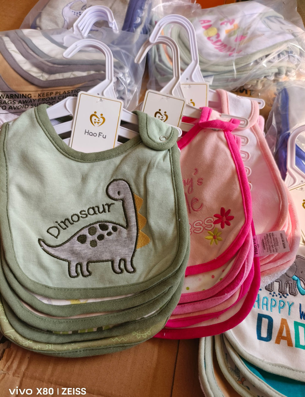 5 drool bibs per bundle (moq 100 set mix design)