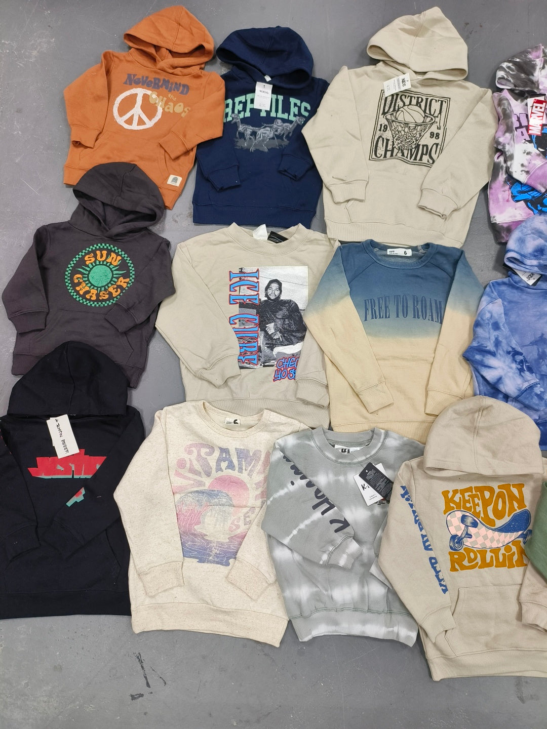Cotton on sweaters for children, mix many designs, 100pcs per pack.