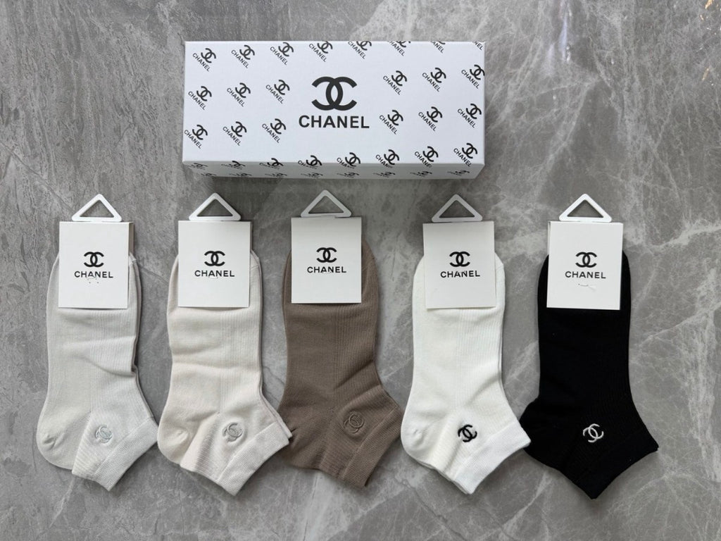 Mixed Kids' Socks Wholesale | Ages 2–12 | Boys & Girls | $2.50/Pair | MOQ 250 Pairs