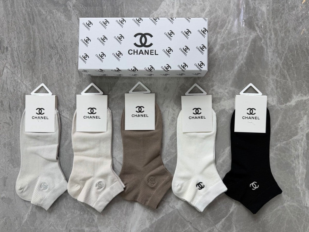 Mixed Kids' Socks Wholesale | Ages 2–12 | Boys & Girls | $2.50/Pair | MOQ 250 Pairs